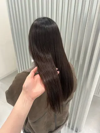 セミロング あやめ🪽 オリーブ/ハイトーンのヘアスタイル