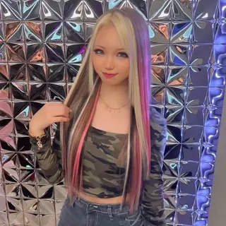 ロング ラブスタシー Lilyのヘアスタイル