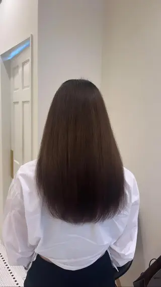 ロング りく レイヤーカット ケアブリーチのヘアスタイル