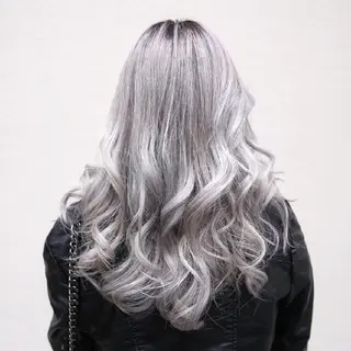 ロング カラー 艶髪✨ハイトーン ✨ホワイト✨北宗一郎のヘアスタイル