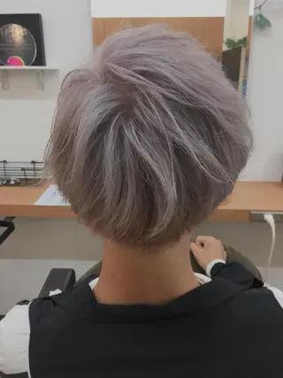 カラー Batta所属・坂上 岳のヘアスタイル