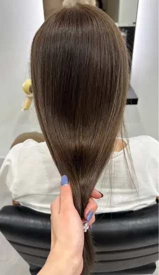 ロング Y.S.H所属・西野 未桜のヘアスタイル