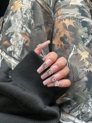 ネイル GO TODAY シェアサロン 渋谷Amiu店所属・渋谷ネイル🎀 y2k/海外ネイルのネイルデザイン