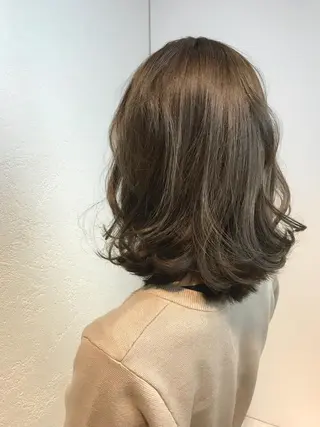 セミロング カラー デザインカラー🌈 高木リョウのヘアスタイル