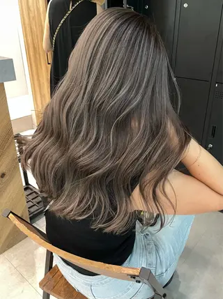 ロング 🫧ハイライトカラー 🫧 𝓜𝓘𝓤のヘアスタイル