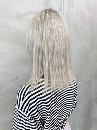 セミロング カラー ブームボックス所属・🐝ハイトーンカラー hachi🐝のヘアスタイル