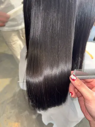 セミロング トリコヘアサロン 新井千智のヘアスタイル