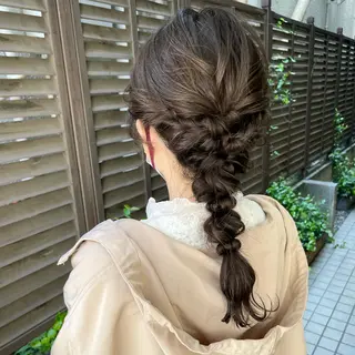 セミロング ヘアアレンジ 小原 慧美のヘアスタイル