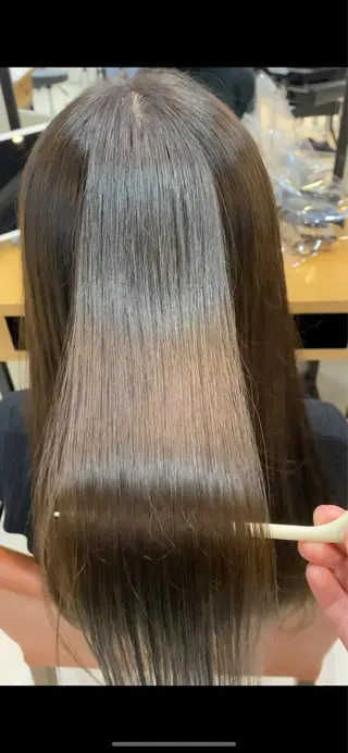 ロング カラー あやめ【顔まわり/レ イヤー/柔らかカラ】のヘアスタイル