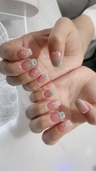 ネイル AngelChris ビューティーサロンのネイルデザイン