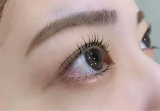 マツエク・マツパ アイブロウ une FEMINの眉毛・アイブロウイメージ