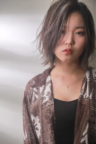 ミディアム カラー 伊藤 裕貴のヘアスタイル