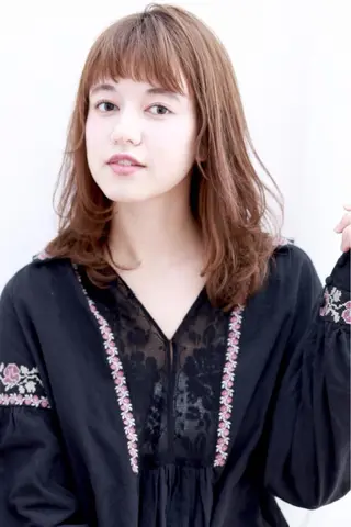 セミロング やまだ まいのヘアスタイル