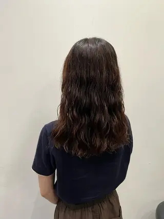 ミディアム パーマ ✨透明感カラー✨ 🦖佐々木未来🦕のヘアスタイル