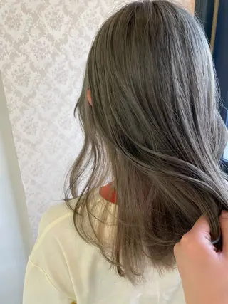 カラー ヒヨシ ルナのヘアスタイル