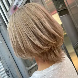 ショート カラー メンズ JuNブリーチに 縮毛矯正するプロのヘアスタイル