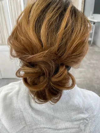 ヘアアレンジ WHITE EYE 浦添所属・ヘアメイク acoのヘアスタイル