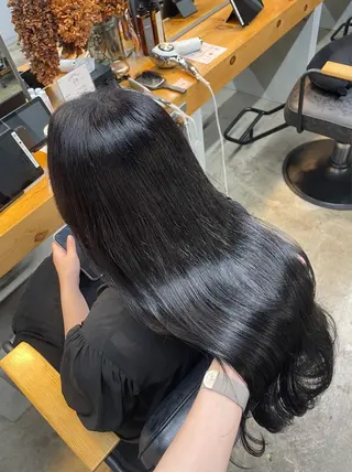 カラー ROCCOeast koyukiのヘアスタイル
