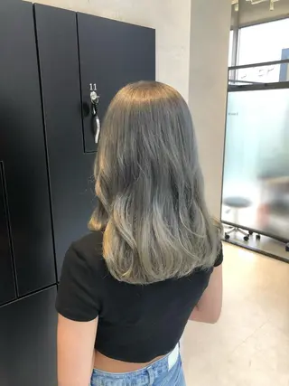 セミロング カラー 佐々木 好乃のヘアスタイル