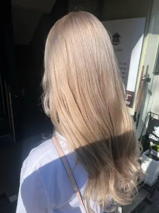 ロング カラー 艶髪/ハイトーン/ ヘアセット/モエノのヘアスタイル