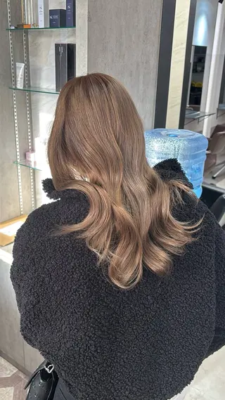 ロング 韓国ヘア/ブリーチ無 しWカラー/オリーブのヘアスタイル