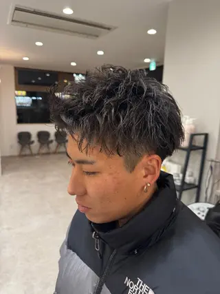 メンズ bloom296 富里所属・🫧透明感カラー🫧 ロン毛美容師のヘアスタイル