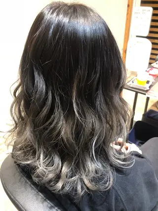 カラー 早川 真幸のヘアスタイル