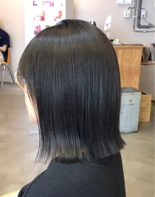 ミディアム パーマ 1inch所属・透明感カラー レイヤー亀井唯登のヘアスタイル