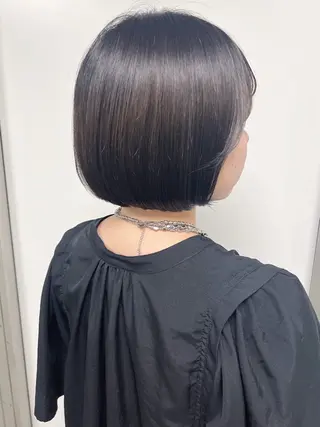 ショート morio from london所属・松岡彩華 ボブ /グレージュのヘアスタイル