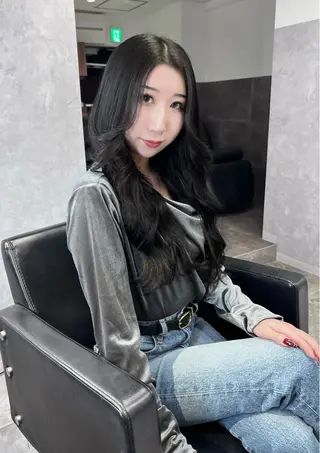 ロング カラー TOMONA👑 透明感カラーレイヤーのヘアスタイル