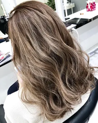 ロング 岸 保奈美のヘアスタイル