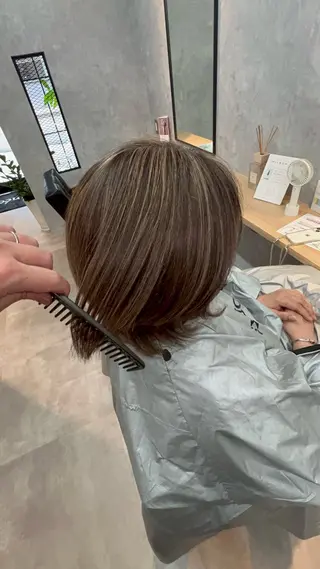 ミディアム motoトップカラー リスト/ブリーチカラのヘアスタイル