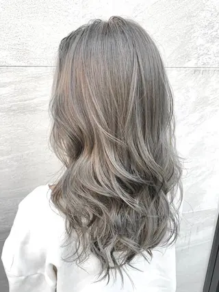 セミロング 韓国レイヤーカット KOUKIのヘアスタイル