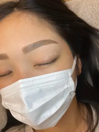 アイブロウ 🫧fein. 𝙖𝙣𝙣.🤍のマツエク・マツパデザイン