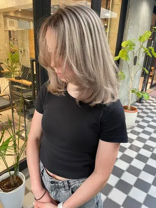 セミロング 🌺KANA🇺🇸 海外トレンドヘアのヘアスタイル