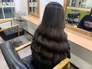 ロング カラー パーマ ヘアアレンジ メンズ キッズ ネイル マツエク・マツパ アイブロウ 🤍韓国風/艶髪🤍 鳥越美羽のヘアスタイル