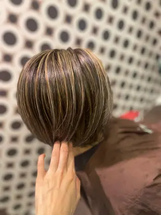 ミディアム カラー 佐々木 麻純のヘアスタイル