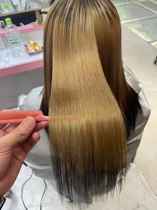 セミロング カラー ☘️ブリーチ/ハイト ーン/レイヤー/のヘアスタイル