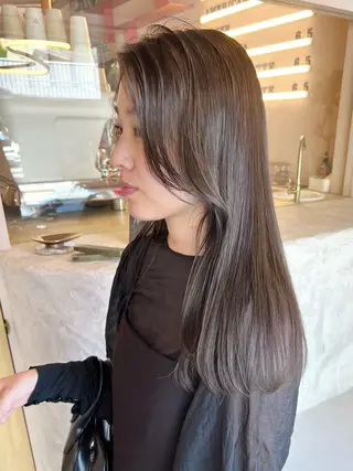 ミディアム カラー iru所属・透明感,髪質改善の プロ☝🏻前田俊樹✨のヘアスタイル