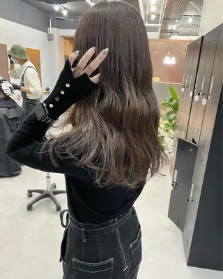 ロング ミルクティーベージュ ❤︎レイヤー　MIAのヘアスタイル