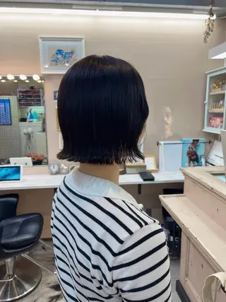 ショート カラー MIES amane(アマネ)のヘアスタイル