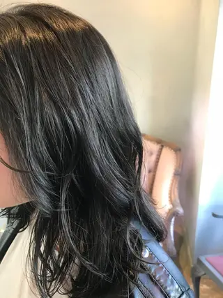 ミディアム ハニーバイ コードのヘアスタイル