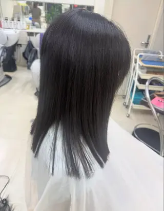 ミディアム タカハシ リナのヘアスタイル