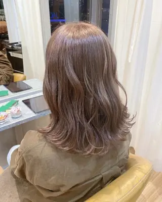 セミロング カラー ilka Yukihoのヘアスタイル
