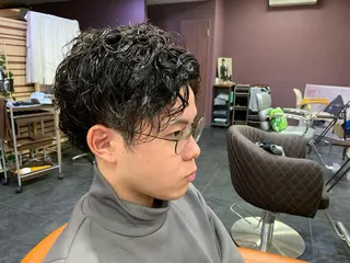 ミディアム パーマ labyrinthノーブル所属・メンズ特化西村 雄太のヘアスタイル