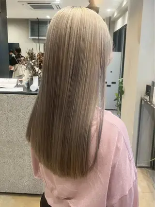 ロング カラー 紅/艶カラー/ 透明感カラーのヘアスタイル