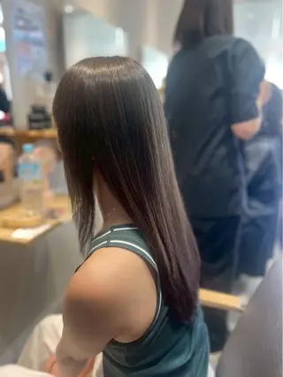 ロング カラーアソートセピア所属・平賀 春希のヘアスタイル