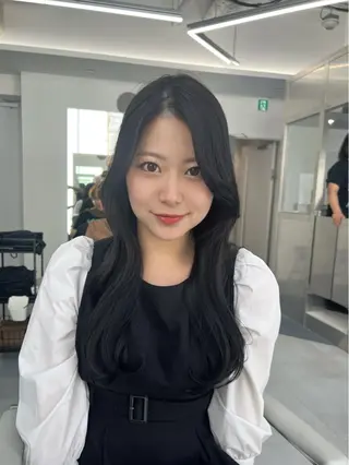 セミロング スワイプするのちょっ と待った艶髪/透明感のヘアスタイル