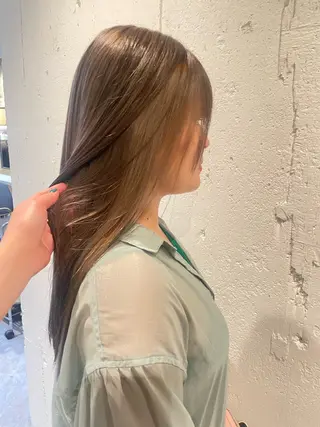 ロング hisano / ハイトーン・透明感のヘアスタイル