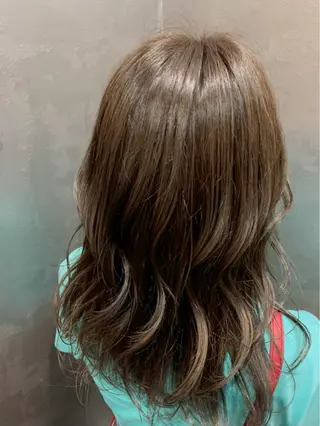 カラー inity　杉本 美羽のヘアスタイル